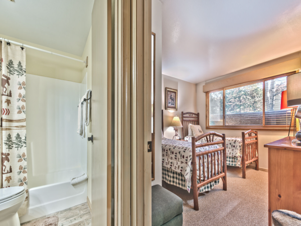 Ski in Ski out Park City condo sleeps 6